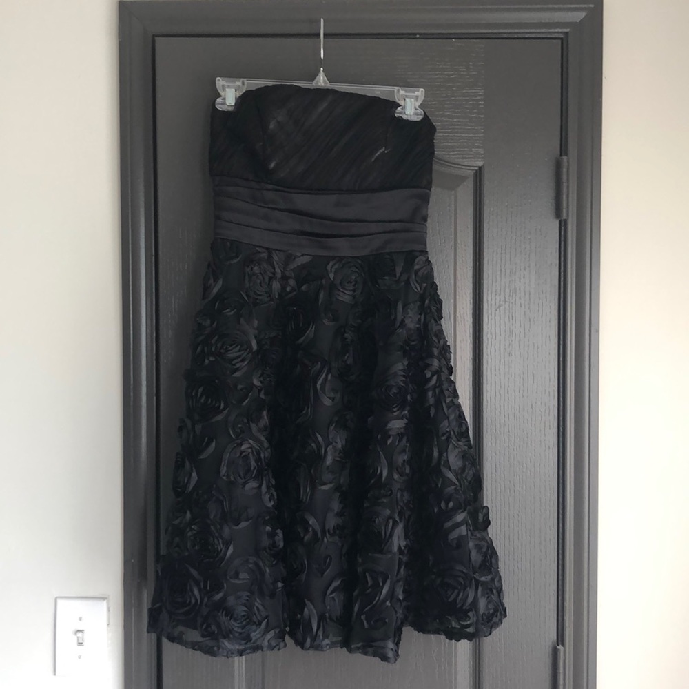 White House black market cocktail dress